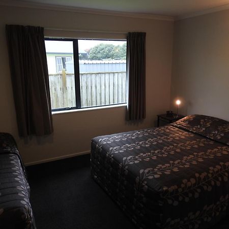 Tudor Lodge Motel Hawera Esterno foto