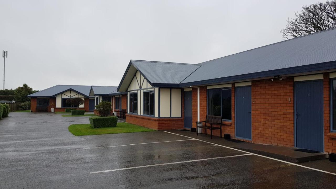 Tudor Lodge Motel Hawera Esterno foto