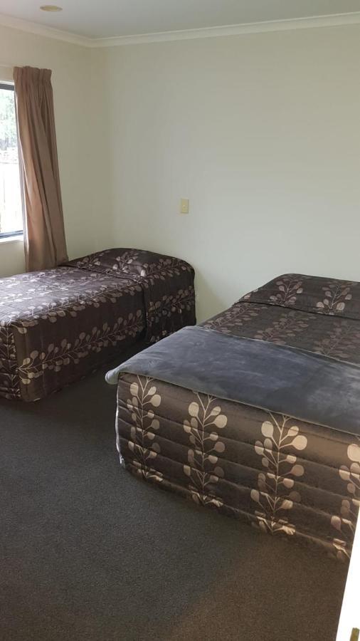 Tudor Lodge Motel Hawera Esterno foto