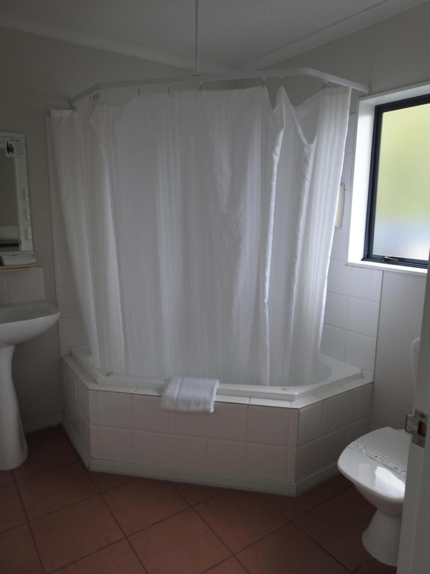 Tudor Lodge Motel Hawera Esterno foto