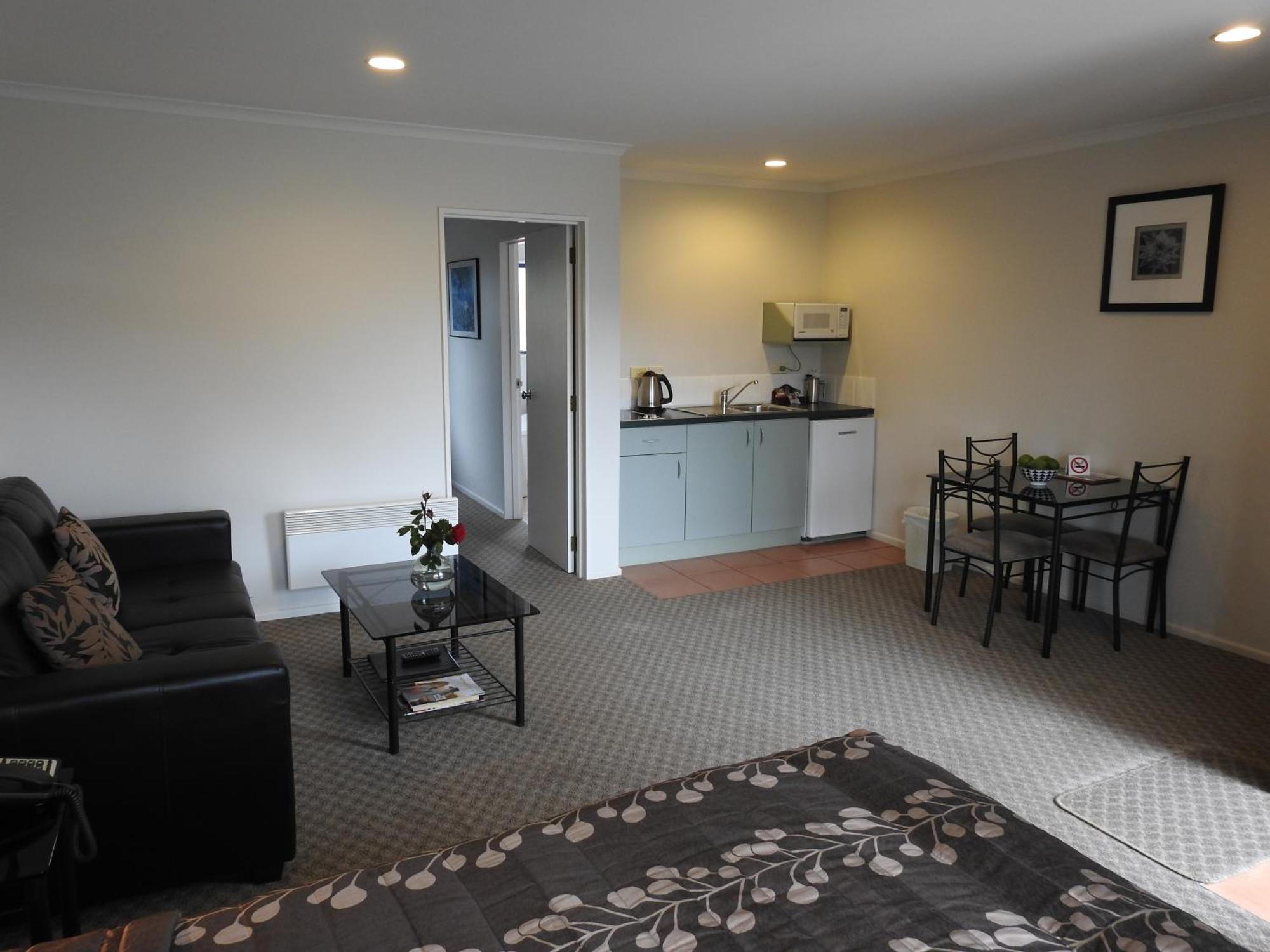 Tudor Lodge Motel Hawera Esterno foto