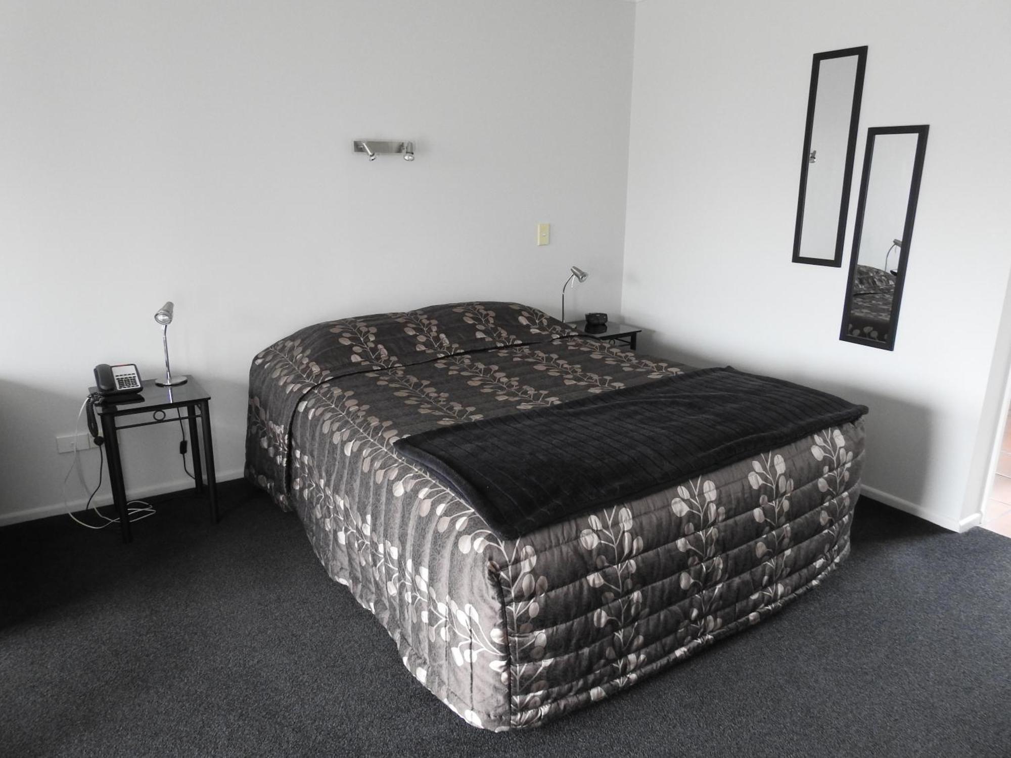 Tudor Lodge Motel Hawera Esterno foto