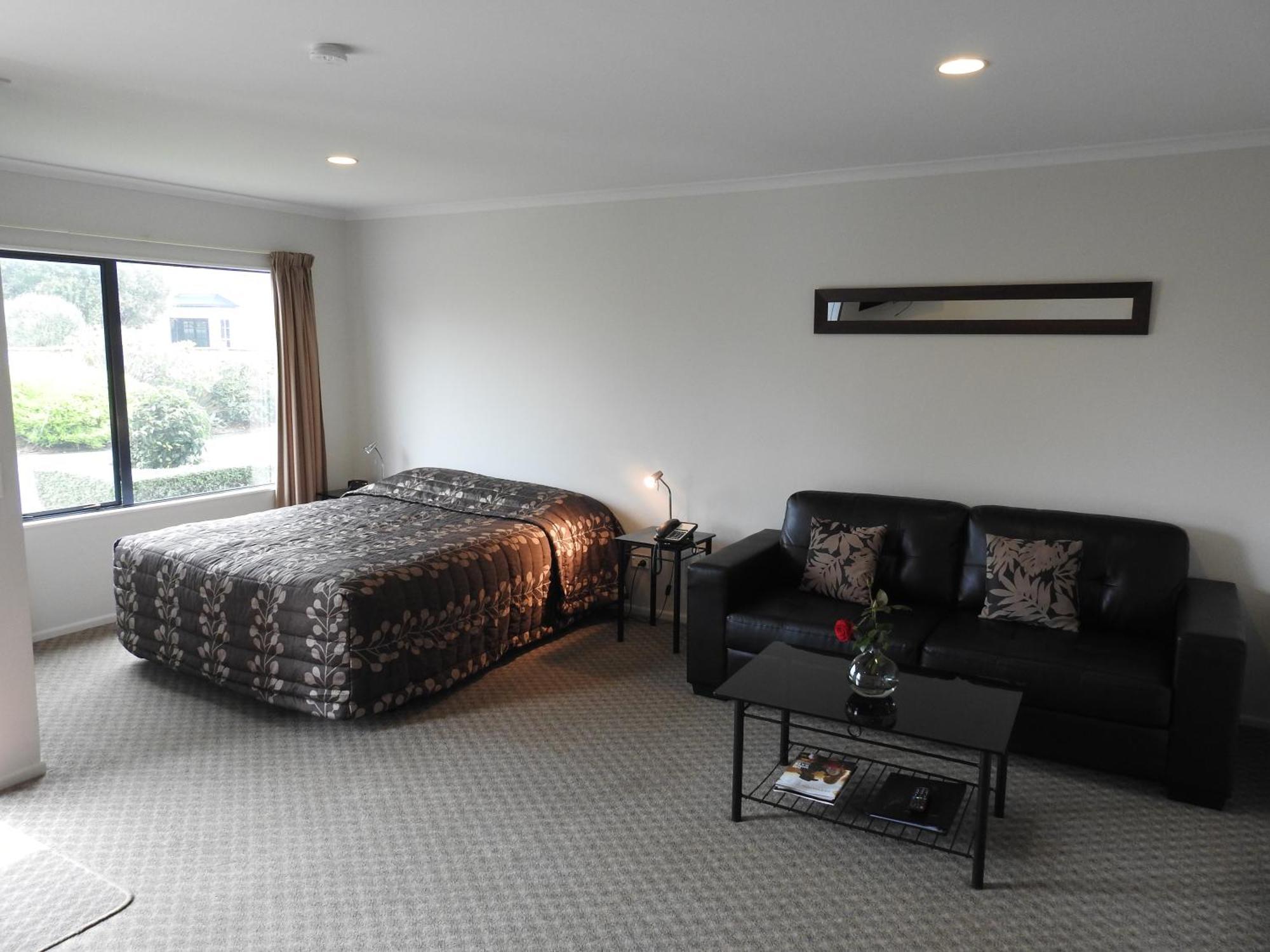 Tudor Lodge Motel Hawera Esterno foto