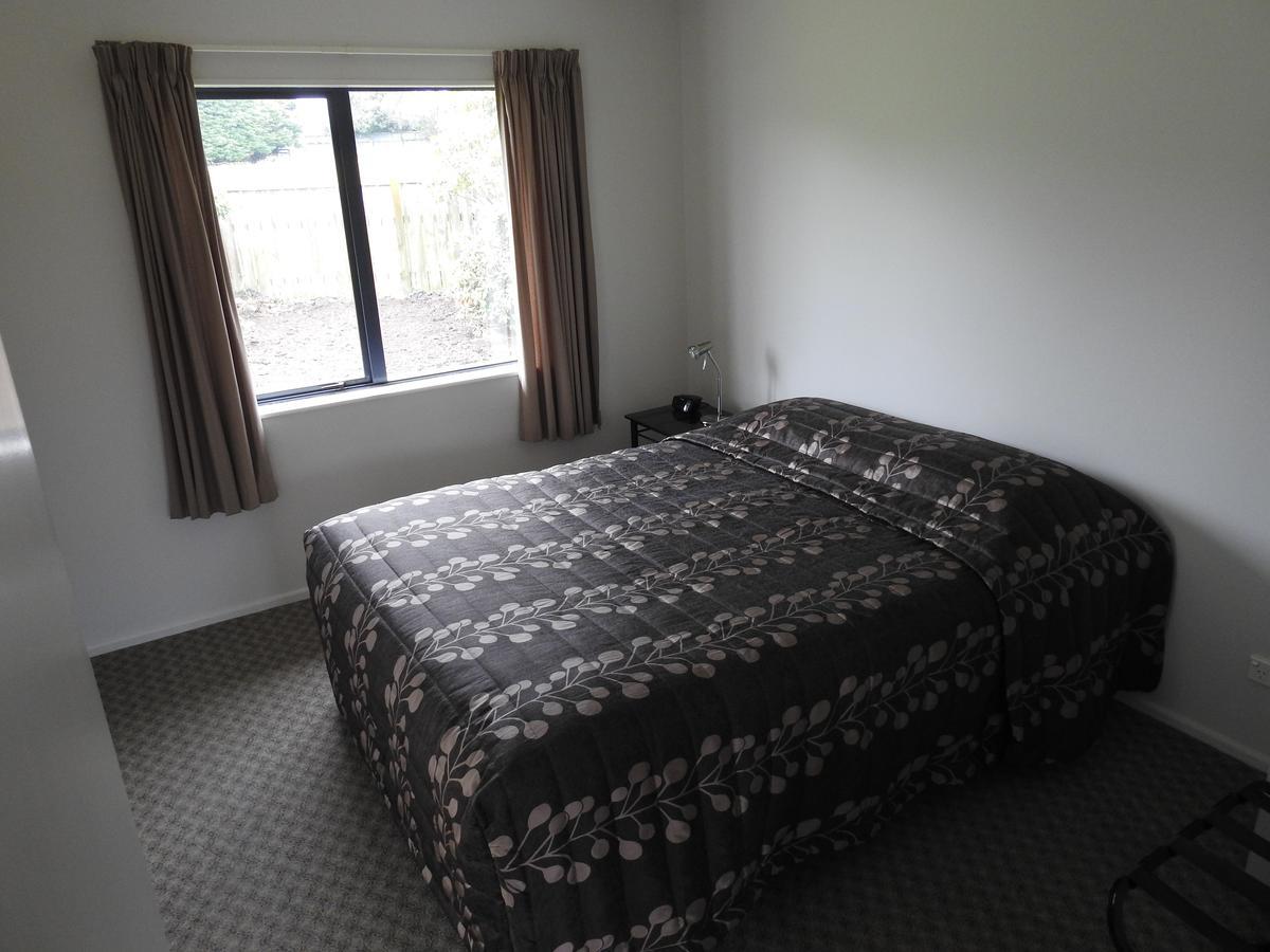 Tudor Lodge Motel Hawera Esterno foto