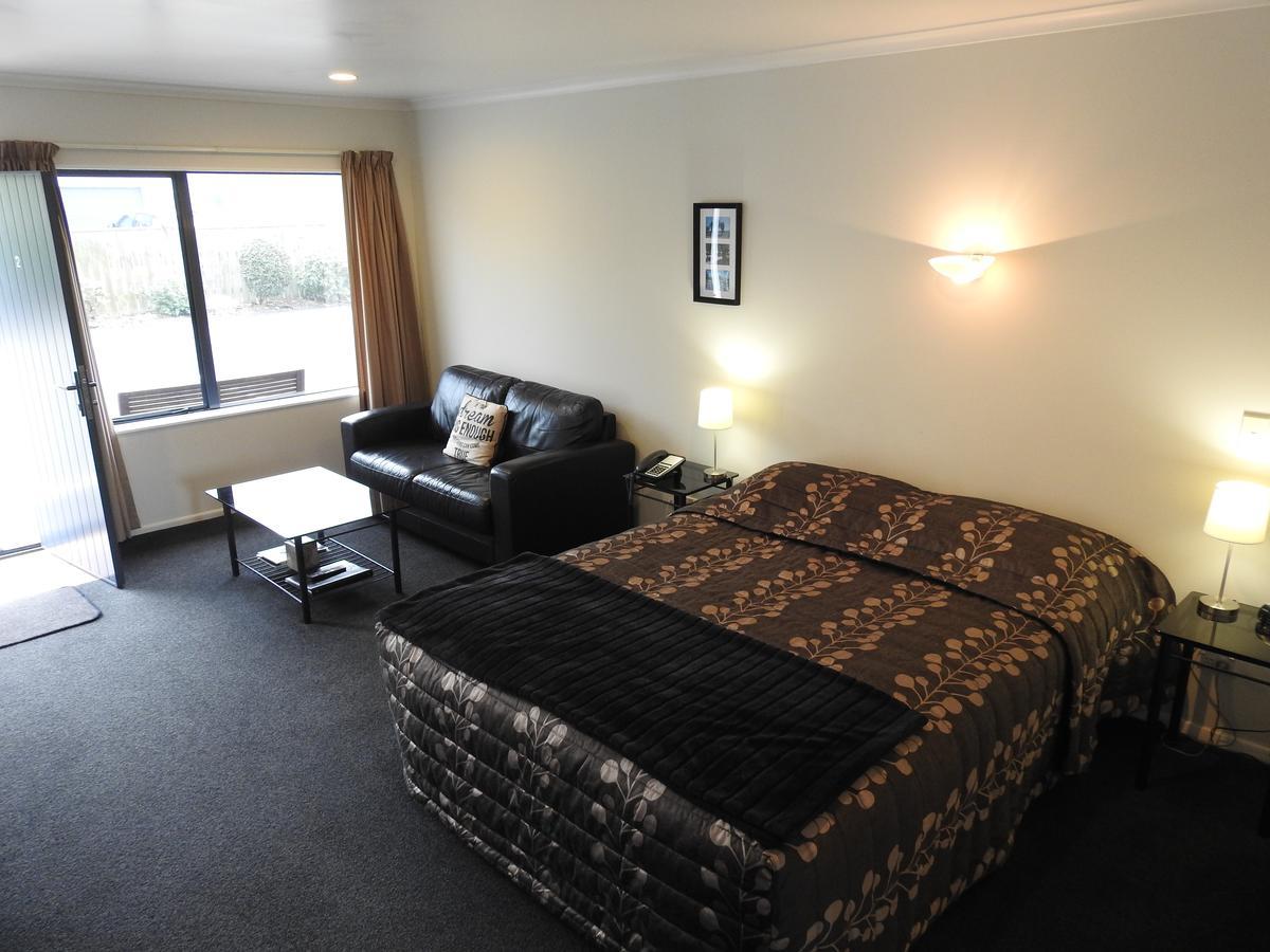 Tudor Lodge Motel Hawera Esterno foto
