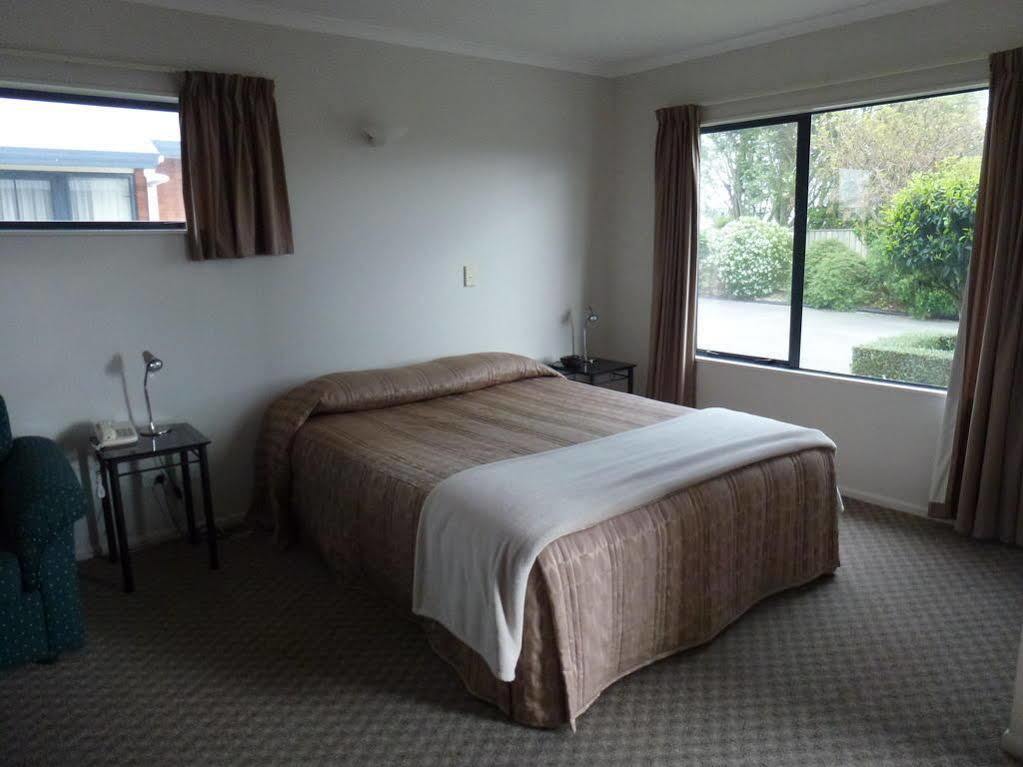 Tudor Lodge Motel Hawera Esterno foto