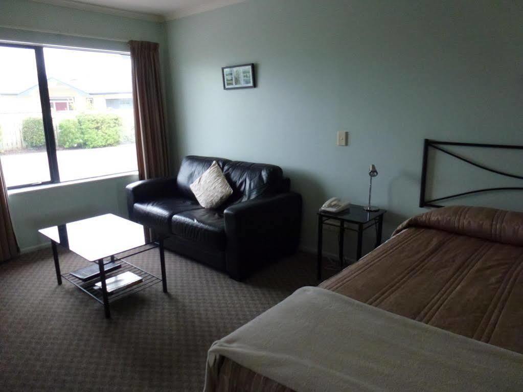 Tudor Lodge Motel Hawera Esterno foto